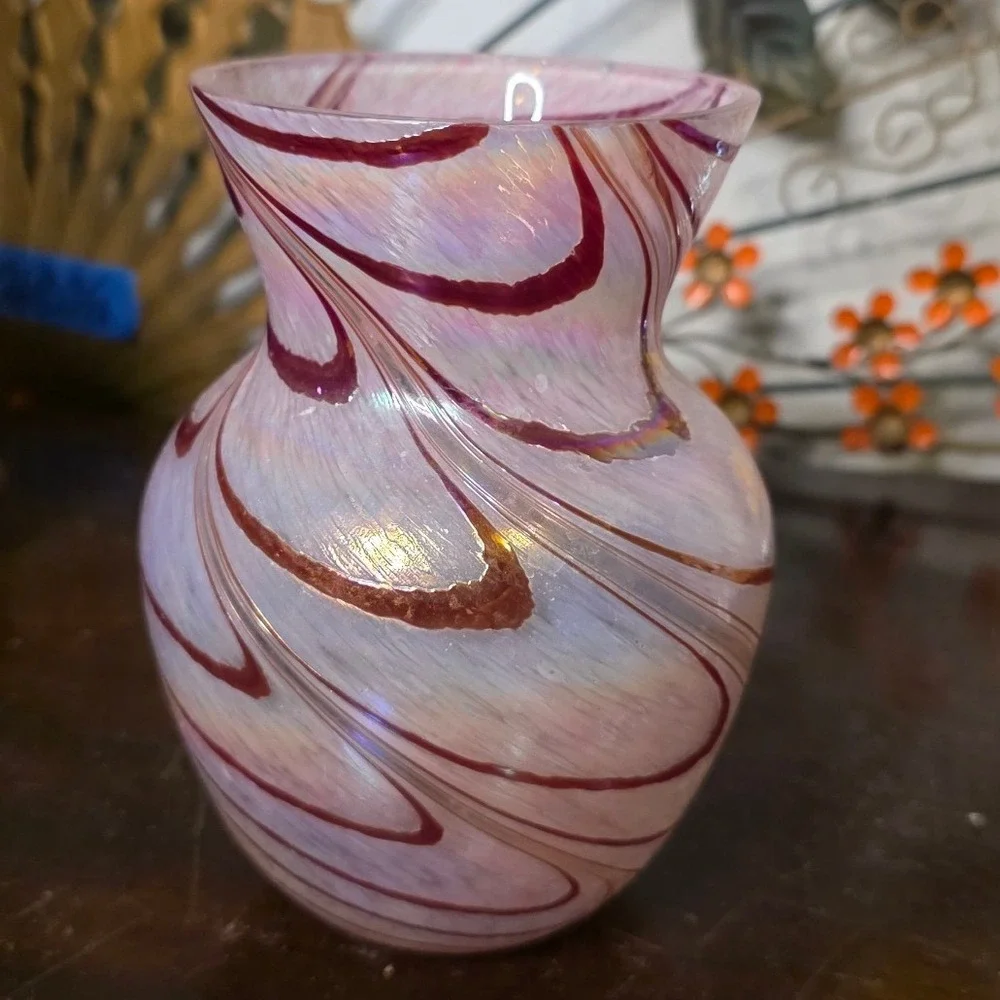 Teleflora Iridescent‎ Red and pink Swirl Hand Blown Glass Art Vase